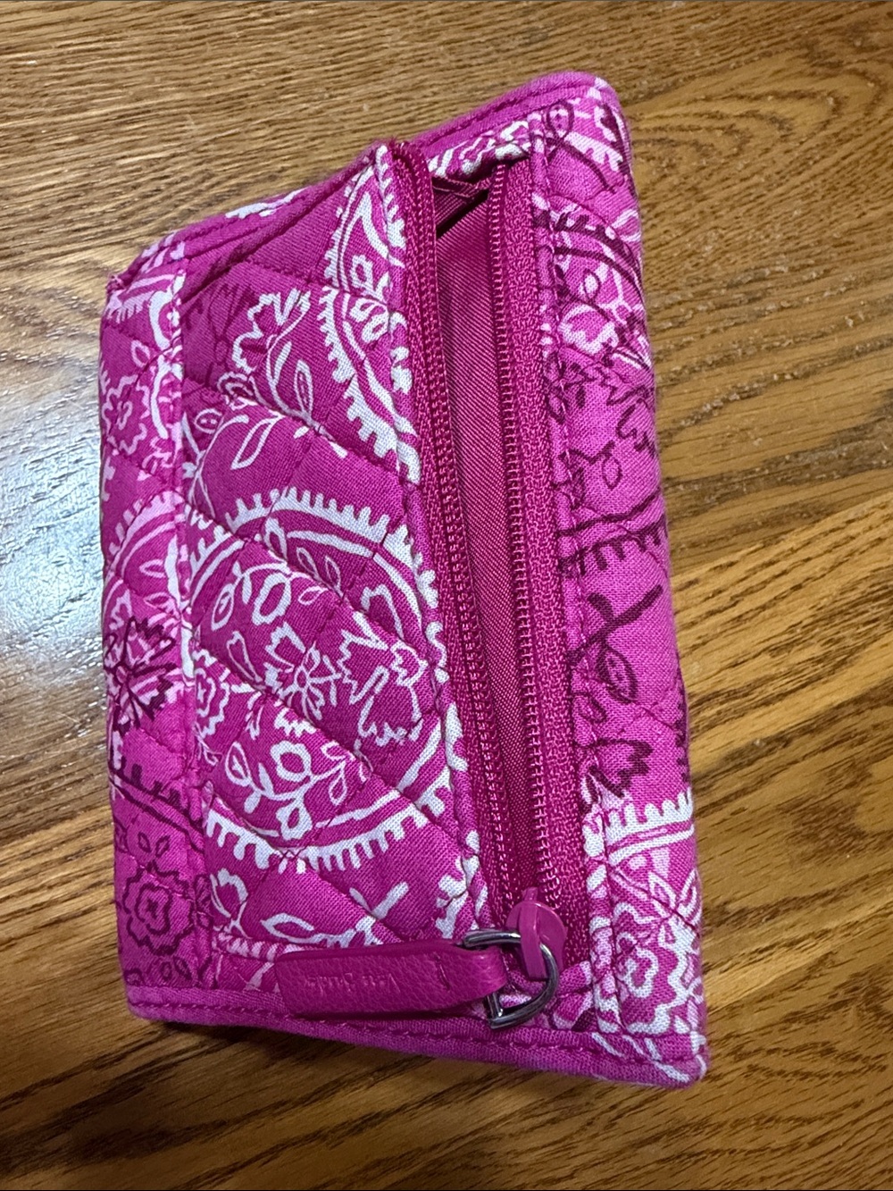 Vera Bradley pink & white stamped Paisley Quilted Wallet - Picture 5 of 5